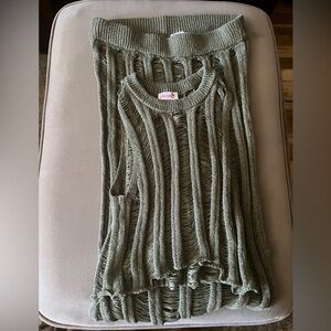 Madrag two piece skirt and top set 
- never used 
- perfect condition